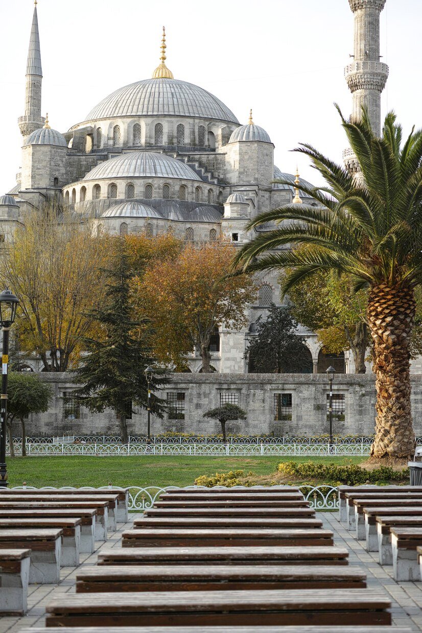 building-with-domes-turrets_1122-1135