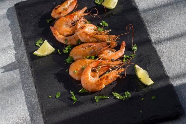 fresh-cooked-shrimps-plate_23-2147761603
