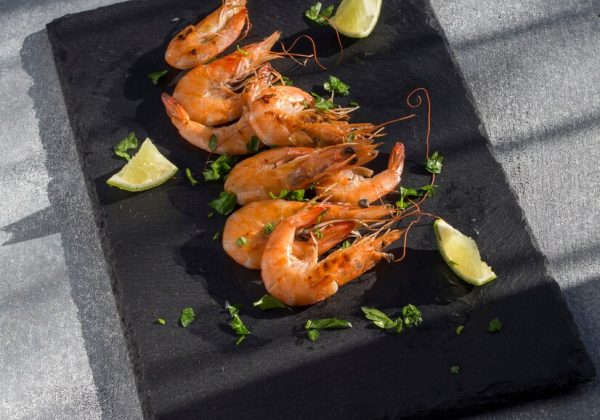 fresh-cooked-shrimps-plate_23-2147761603